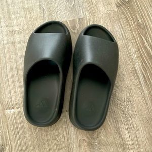 Yeezy slides. Size 9.